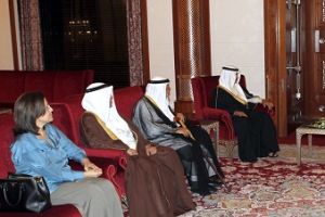 عاهل البلاد يوجه المسئولين باتخاذ كل ما يلزم لحفظ أمن الوطن واستقراره
