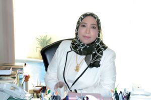 أول طبيبة جلديات لليزر