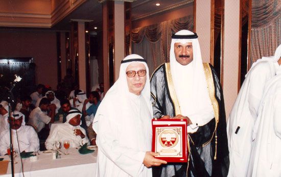 ... ويكرم الأب الروحي للنادي الأهلي المرحوم عبدالرحمن كانو