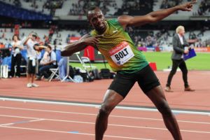 بولت يتعافى من بداية بطيئة ويحقق الفوز في لندن