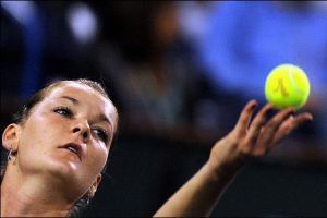 البولندية رادفانسكا تصعد للدور الثالث في بطولة كارلسباد للتنس