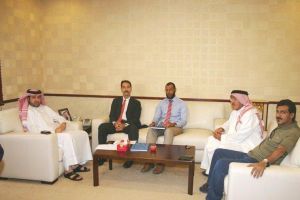 مدير عام البلدية الجنوبية يبحث مع وفد شركة تطوير للبترول آخر مستجدات المنطقة