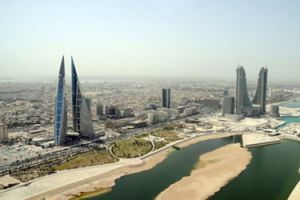 البحرين تلجأ للاقتراض السريع لتغطية عجز الميزانية المتزايد والخليجيون يبحثون عن تمويل بديل للسندات