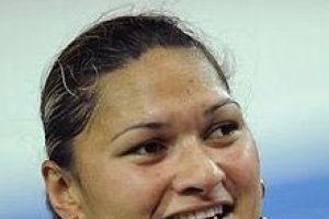 موسكو 2013: ذهبية الكرة الحديد للنيوزيلندية ادامس