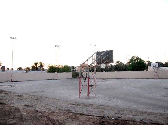 ملعب كرة السلة الخارجي