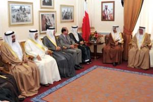  رئيس الوزراء: الديمقراطية التي لاتحمى بالقانون تتحول الى فوضى وهذا ما لايرتضيه غيور على وطنه