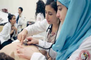 قطر: التأمين الصحي سيغطي جميع المواطنين في 2015