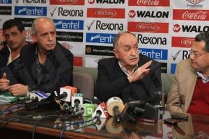 مدرب بوليفيا : سنجرب 'نظام مضاد للطائرات' في مواجهة منتخب باراجواي