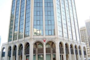 تعميم بإخضاع العاملين من مواطني 