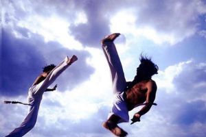 الكابويرا رياضة برازيلية تغير حياة أطفال الشارع في كينشاسا