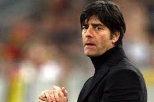 الاتحاد الألماني يؤكد بحث تمديد عقد لوف بعد التأهل لمونديال البرازيل  
