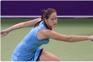 يوفانوفسكي وجوفورتسوفا في نهائي بطولة طشقند للتنس 