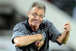 الهولندي كرول على رأس قائمة من أربعة مدربين مرشحين لقيادة منتخب تونس 