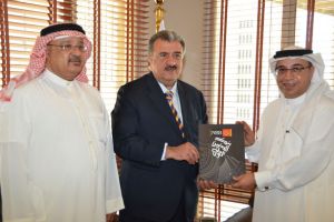 وكيل العدل يتسلم دعماً بمبلغ 5000 دينار لأموال القاصرين