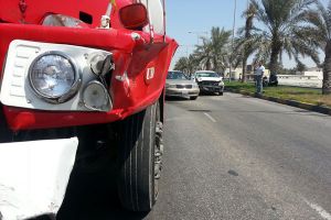 تصادم 3 مركبات بمدخل جدالحاج ولا إصابات...(شاهد الصور)