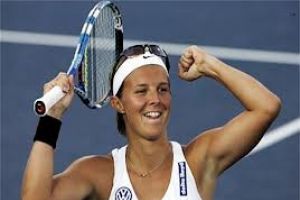 البلجيكية فليبكنز في الدور الثاني لبطولة بان باسيفيك للتنس 