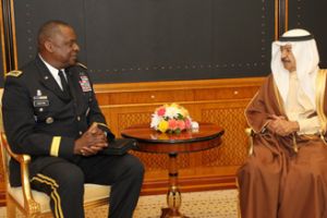 رئيس الوزراء يستقبل القائد العام للقيادة المركزية الأمريكية