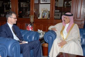 وزير التربية والتعليم يستقبل السفير الفرنسي