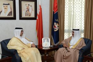 وزير الداخلية يستقبل السفير القطري بمناسبة انتهاء مهام عمله في البحرين