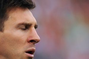 ميسي يغيب من أسبوعين إلى ثلاثة بسبب الإصابة