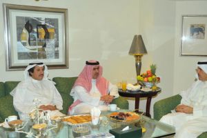 وزير 'الاتصالات' يلتقي وزير 'الإعلام' الكويتي