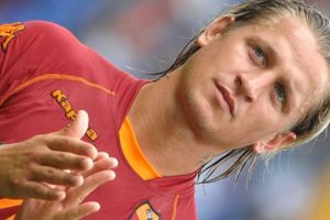 إيقاف ميكسيه أربع مباريات وميلان يخوض مباراته المقبلة بدون جماهير