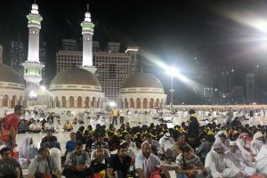 حملات بحرينية تنظيم أمسيات قرآنية في الحرم المكي...(شاهد الصور)