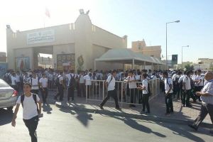 جليلة السلمان: طلاب التعاون الثانوية للبنين يغادرون المدرسة بعد إغراقها بمسيلات الدموع