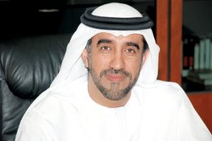 أكاديمي من جامعة الخليج العربي يؤلف «دليل مرجعي في الكشف عن الطلبة الموهوبين»