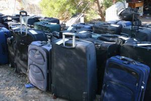 علكة تكشف عن سارق أمتعة المسافرين
