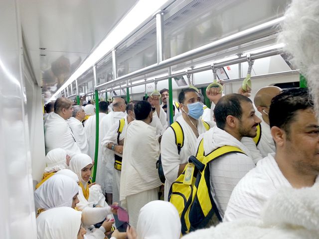 غالبية الحملات البحرينية استفادت من قطار المشاعر للانتقال إلى عرفة