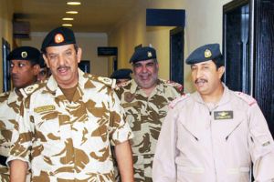 القائد العام : قوة الدفاع ماضية نحو تقديم المزيد من تأهيل الكوادر الوطنية مستقبلا