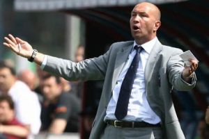 الإيطالي زينجا يبدأ تدريب الجزيرة بعد إقالة الأسباني لويس ميا