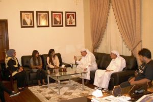 سفير البحرين لدى الكويت يلتقي الطلبة الدارسين في المعهد العالي للفنون المسرحية ويطمئن على أوضاعهم