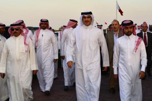 نجل سمو ولى العهد يحضر السباق الافتتاحي للموسم الجديد لنادي راشد للفروسية وسباق الخيل