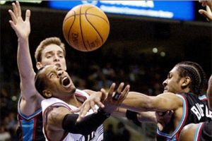 فيلادلفيا يواصل تألقه ويهزم شيكاجو في دوري السلة الأمريكي