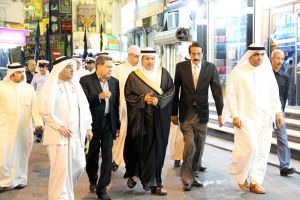 محافظ العاصمة يزور العيادة الطبية الحسينية والمآتم ويتفقد خط سير مواكب العزاء في المنامة