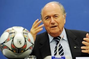 مونديال الناشئين 2013: بلاتر يصل الإمارات لحضور النهائي غدا