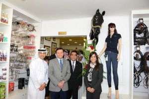 وزير 'الصناعة' يشيد بمبادرات رواد الأعمال في تنشيط الحركة التجارية في البحرين
