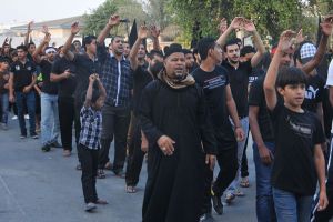 جموع من المواطنين تُحيي ذكرى استشهاد الإمام الحسين (ع)... (شاهد الصور)