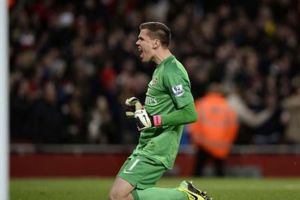 الحارس البولندي تشيسني يجدد تعاقده مع ارسنال