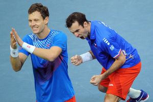 بردايتش وستيبانك يمنحان التشيك التقدم على صربيا بكأس ديفيز