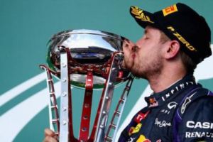 فيتل يحرز جائزة سباق الولايات المتحدة للفورمولا 1