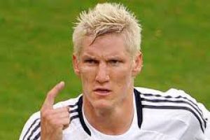 شفانشتايجر : مواجهة بايرن ميونيخ وبوروسيا دورتموند حاسمة في المنافسة على اللقب