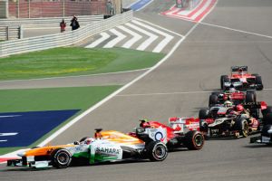 السائق المكسيكي بيريز يخوض سباقات فورمولا 1 مع فورس انديا الموسم المقبل