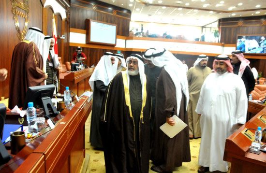 الظهراني يغادر المجلس قبل أن يعود لإعلان رفع الجلسة لعدم وجود نصاب
