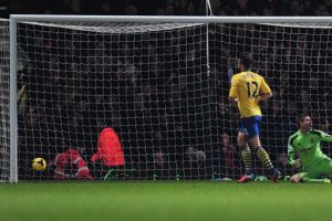 ارسنال يستعيد نغمة الانتصارات وينفرد بالصدارة مؤقتاً