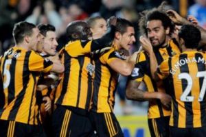 مدرب فولهام يعتذر للمشجعين الذين رافقوا فريقه