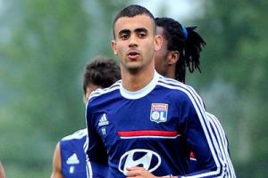 غزال لاعب ليون الفرنسي يختار اللعب لمنتخب الجزائر