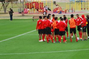 'الأحمر' بطموح 'البرونز' يواجه الأزرق الكويتي